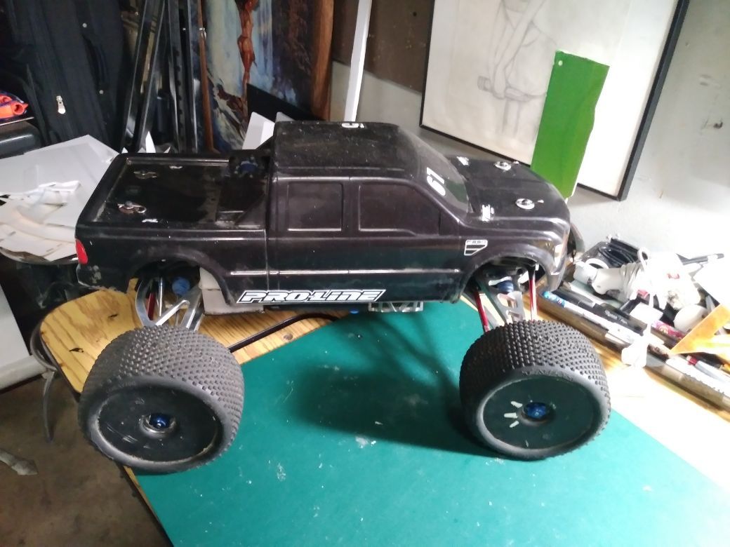 Traxxas revo 3.3 w/500 in upgrades