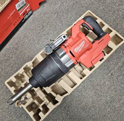 Milwaukee M18 FUEL 18V Lithium-Ion Brushless Cordless 1 in. Impact Wrench Extended Reach D-Handle (Tool Only)