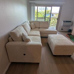 New 106x76 Corduroy Sectional Couch With Storage Ottoman / Free Delivery 