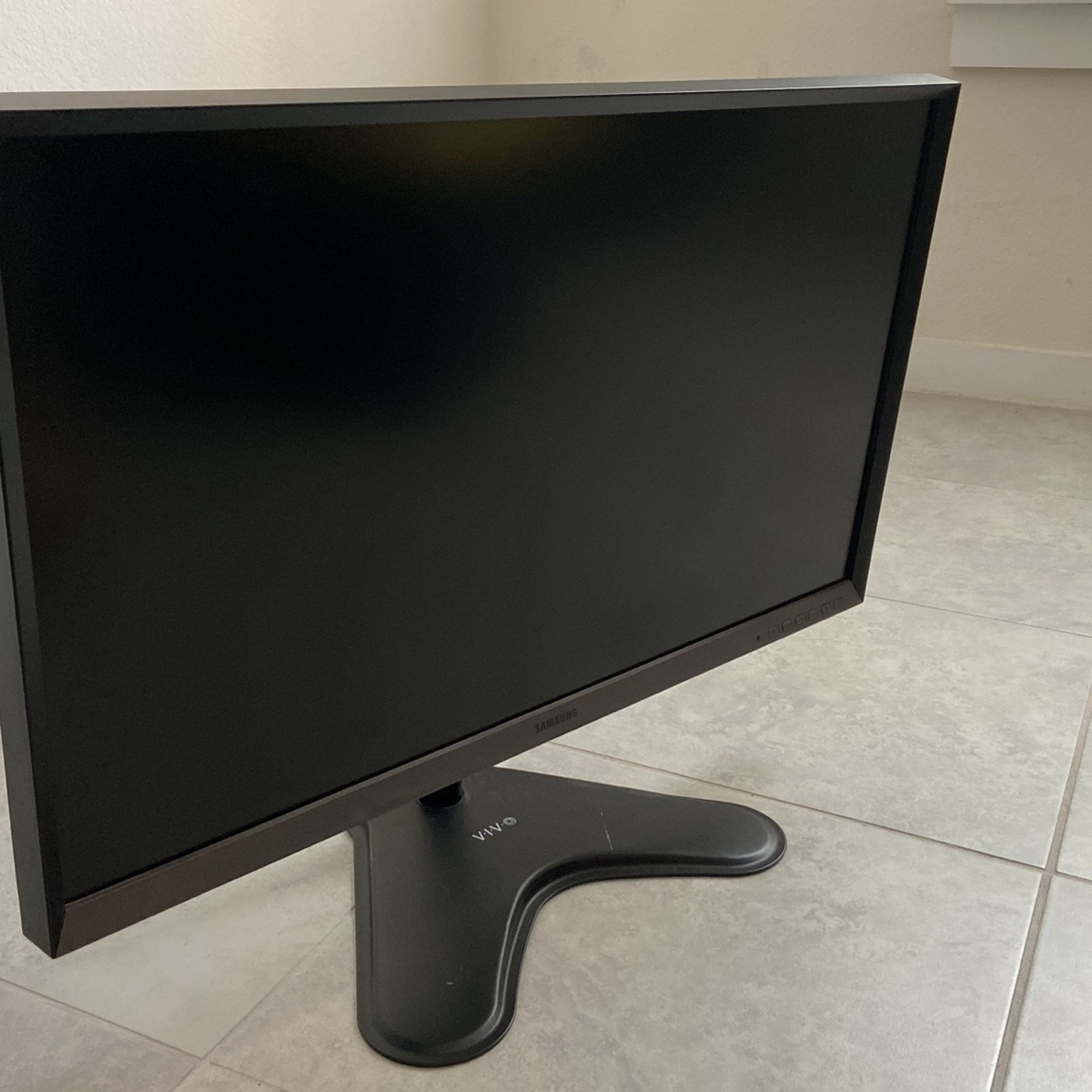 32” Monitor