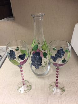 Wine Decanter With Two Matching Wine Glasses
