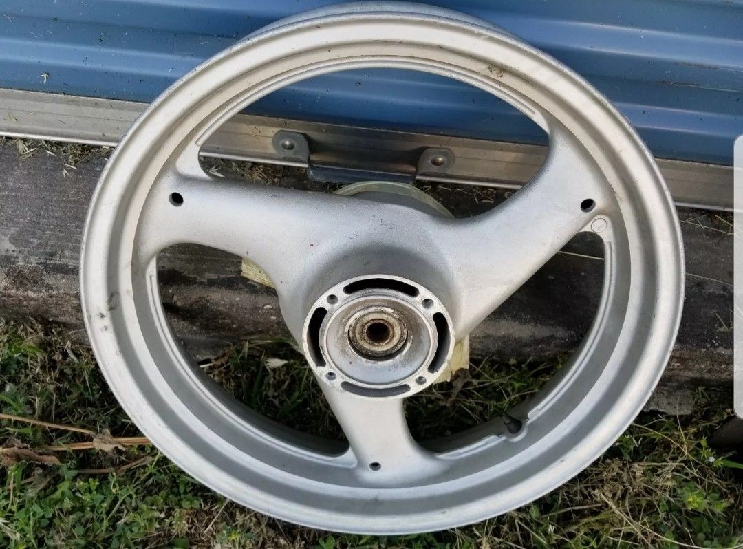 Suzuki motorcycle rear rim 500 gse bjg