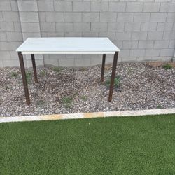 Free Outdoor Table