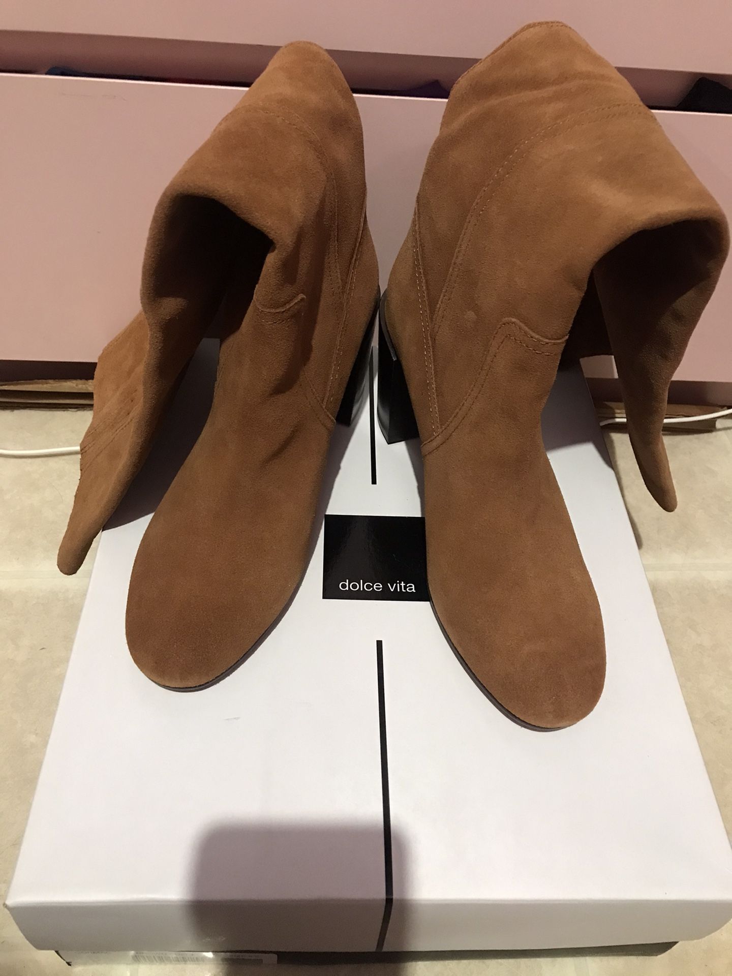 Dolce vita cormac brown suede boots