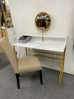 Vanity w/ Chair 