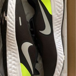 Brand New Men’s Nike Shoes