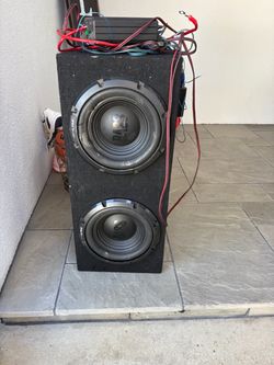 Two 10 inch subwoofer comes with amp