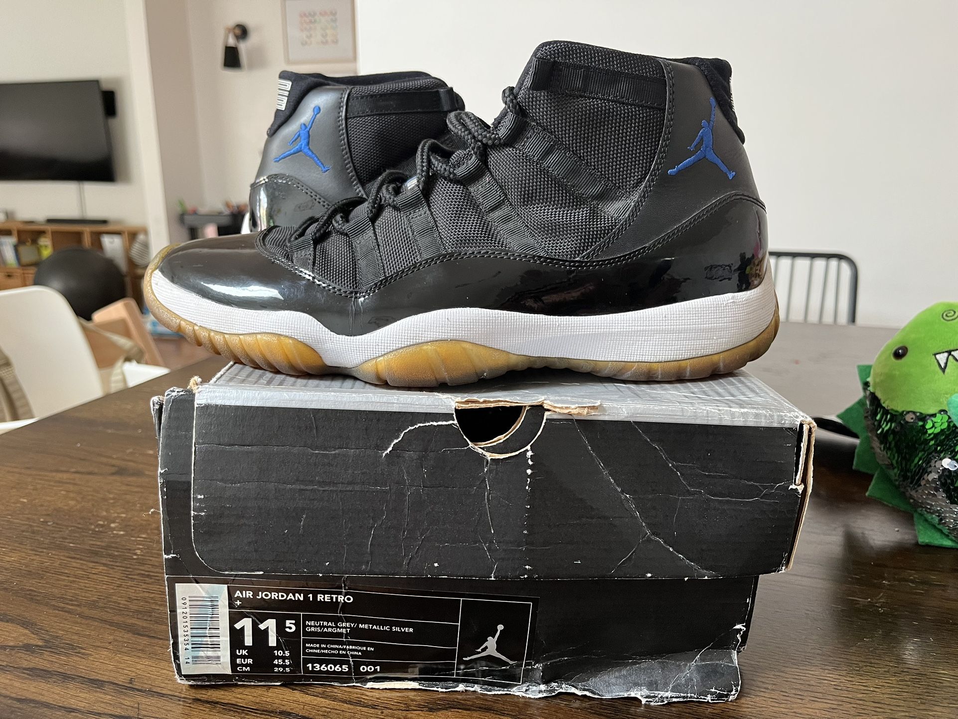 Used 2009 Retro Nike Air Jordan XI 11 Space Jam Sz 11