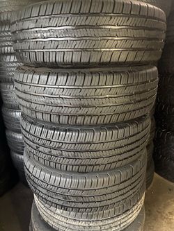 Set of 4 matching tires all season bfgoodrich 225/65R17