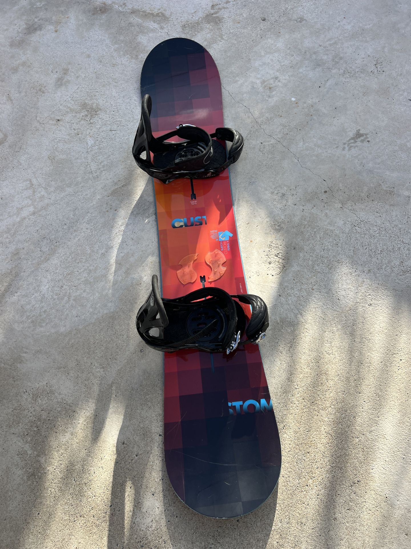 162cm Wide Burton Custom Snowboard WAXED With Bindings