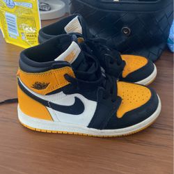 Nike Toddler Sneakers Size 9