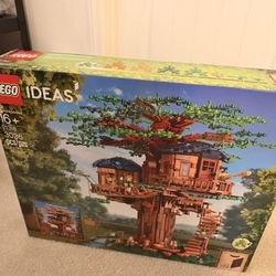LEGO Tree house 21318 NIB