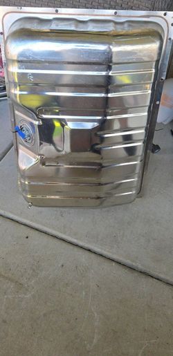 Almost New 1969 Mustang 20 Gallon Stainless fuel tank