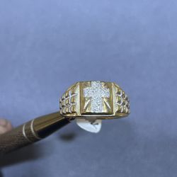 10KT GOLD DIAMOND 💎 CROSS RING 