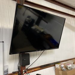 48”TV With Wall Mount
