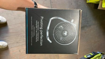 Vornado Pivoting Fan