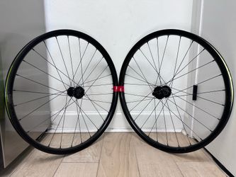 Santa Cruz Reserve 30 Carbon Fiber 29” Mountain Bike Wheelset