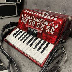 Hohner 1304 RED - 73 Key Accordion - W/Hardcase