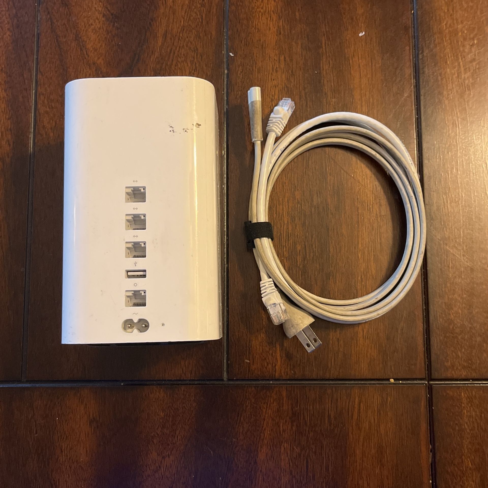 Router - Apple A1521