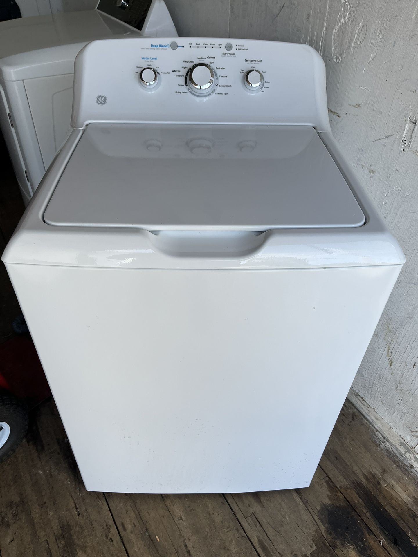 27″ Top Load Washer 4.2 cu.ft. Capacity Heavy-Duty Agitator 11 Wash Cycles 6 Temperature Settings 750 RPM Spin Speed Only used for a few months and no