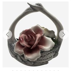 Vintage Capodimonte Double Swan Basket Filled With Pink And Yellow Roses. Made In Italy 