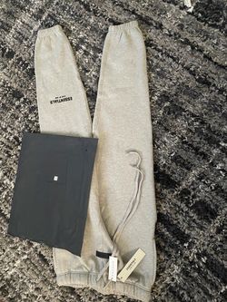 essential sweatpants grey