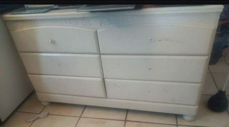 Long Dresser