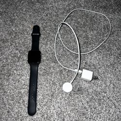 Apple Watch 5 44mm, GPS + Cellular) – Includes Charger & Plug – Great Condition 
