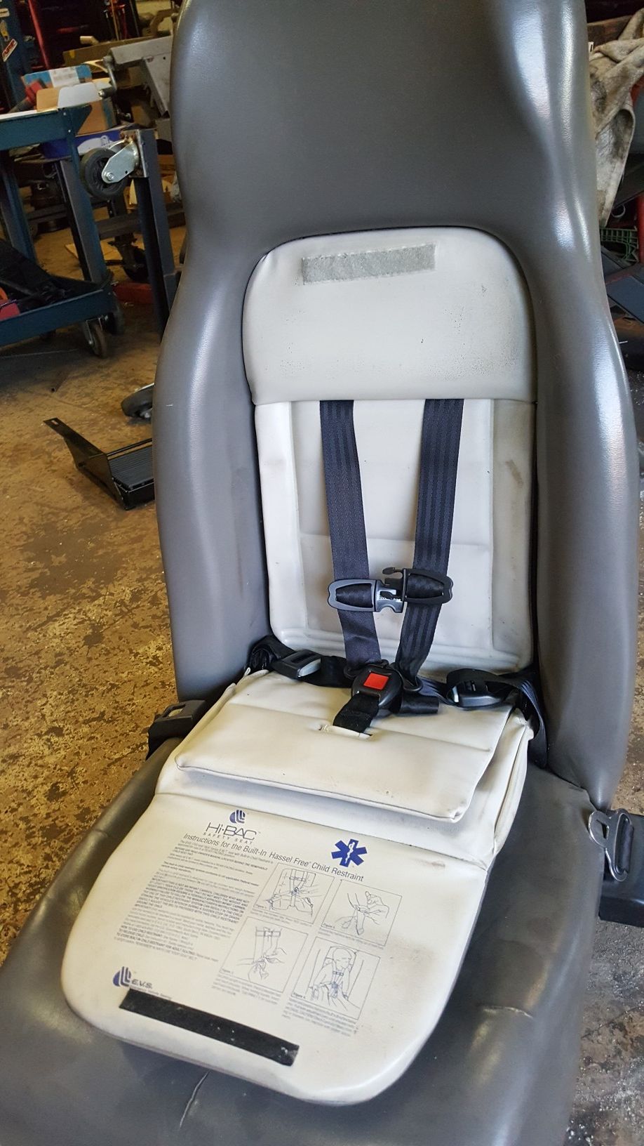 HI-BACK SAFETY SEAT