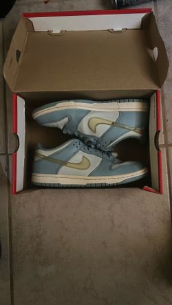 Worn Blue Dunks 6(gs)
