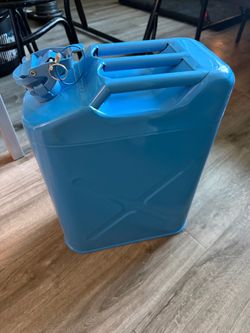 Water can 5 gallons