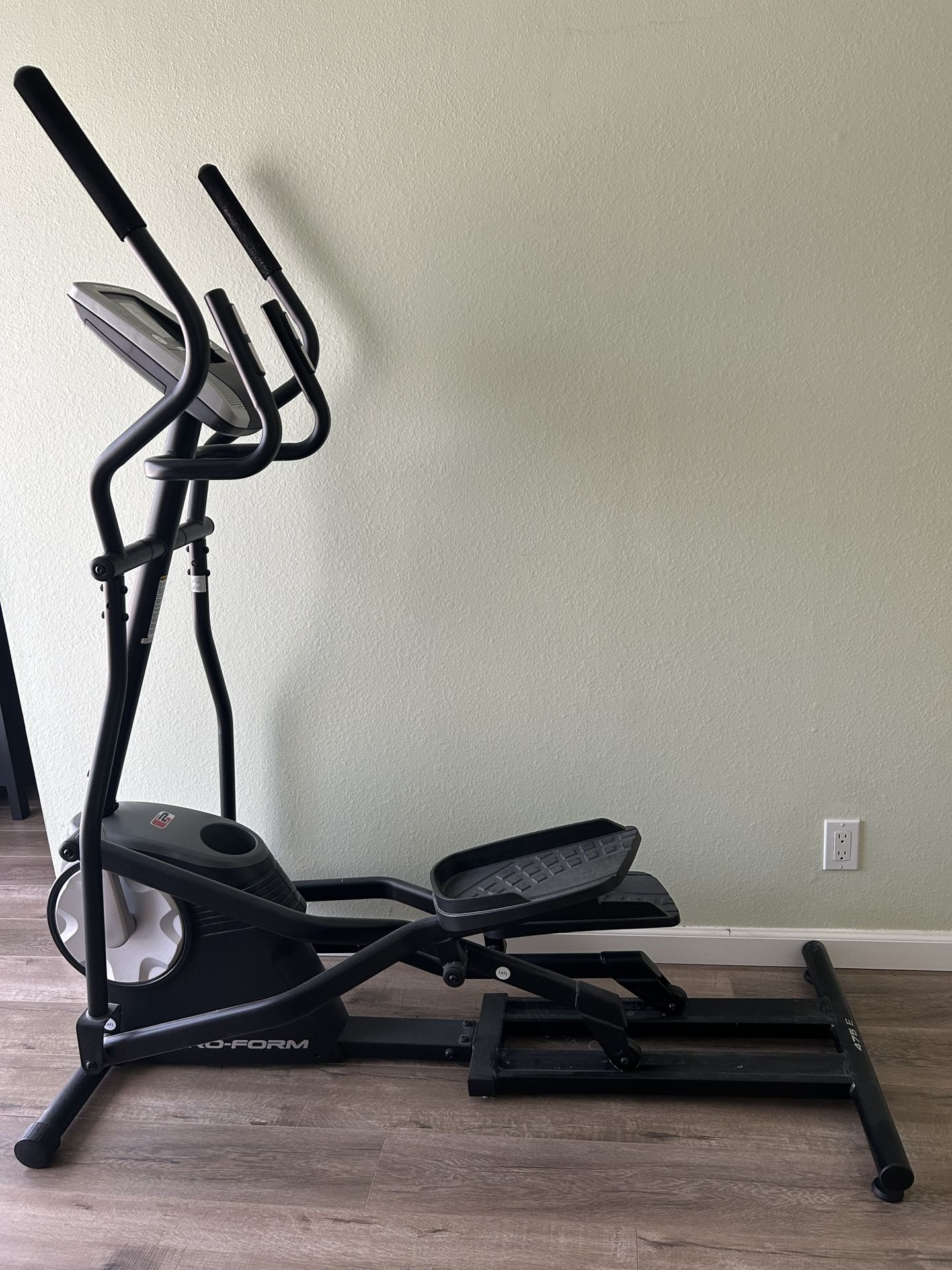 Elliptical Pro-Form 475 E