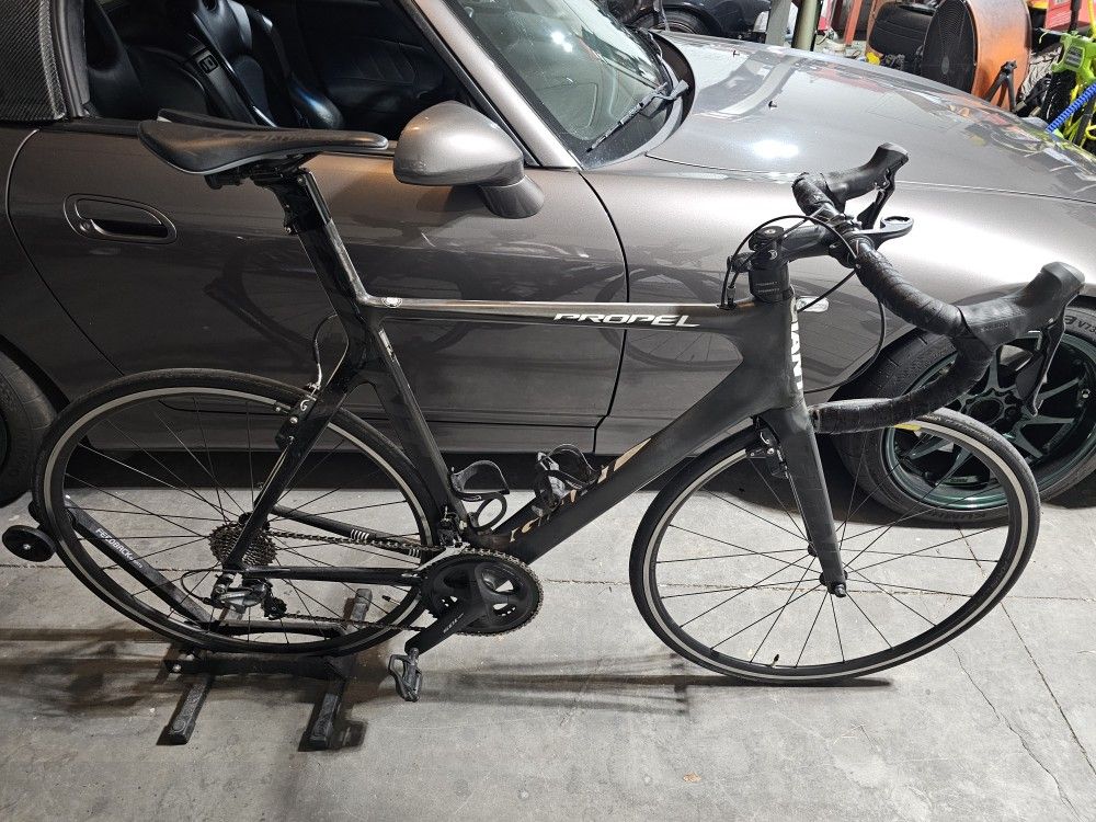 Giant Propel Advanced SL 1 Road Bike