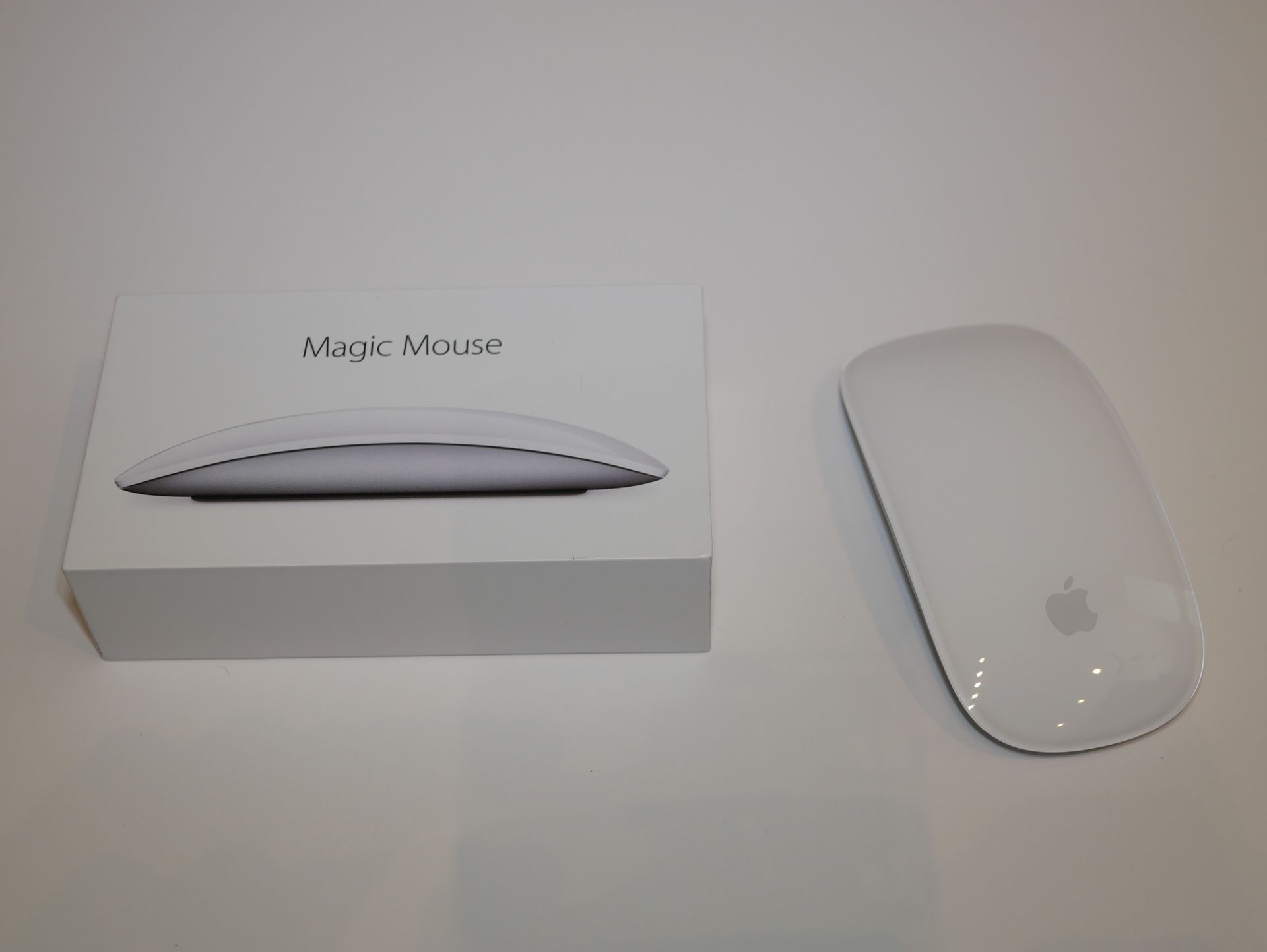 Apple Wireless Magic Mouse 2
