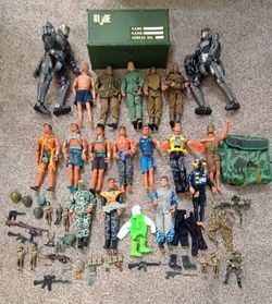 Entire Vintage Military Vintage 29 PIECE GI JOE ACTION FIGURE COLLECTION. 1964 BLONDE GI JOE Thru 1990'S. See our other great vintage art antiques