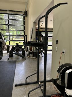 Stomach Crunch And Arm Press With Pull Up Bar