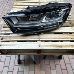 2017-2019 OEM Audi Q7 LED Left/Driver Headlight
