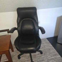 Office Chair. Like New. Barely Used.