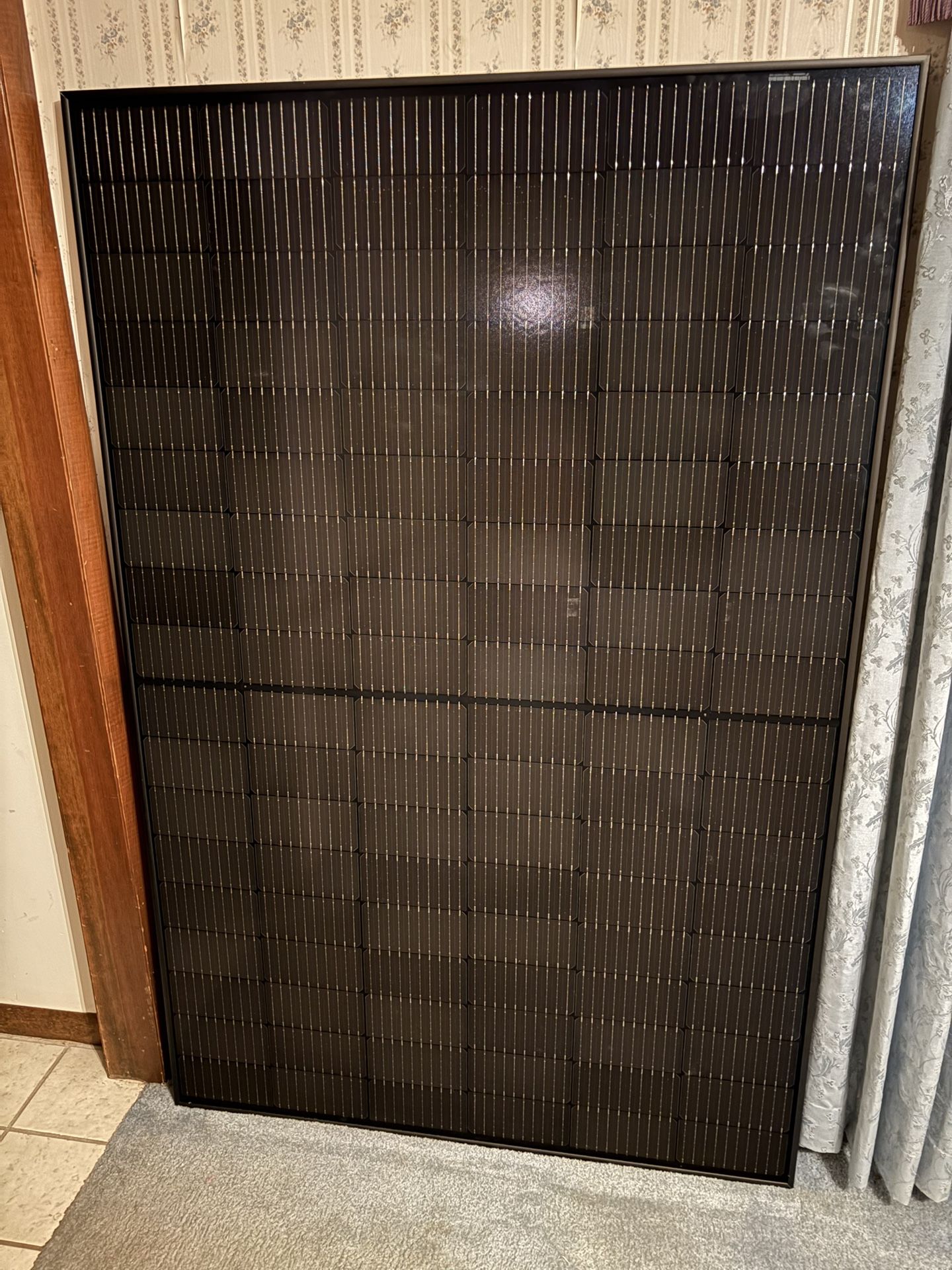 NEW 400 Watt Solar Panel. Outside Quality.