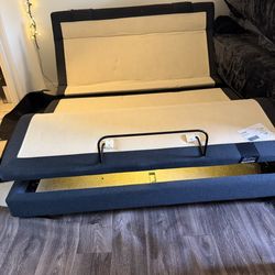 Queen Tempur- PEDIC. TEMPUR Ergo Smart Base Powered by Sleep-tracker.