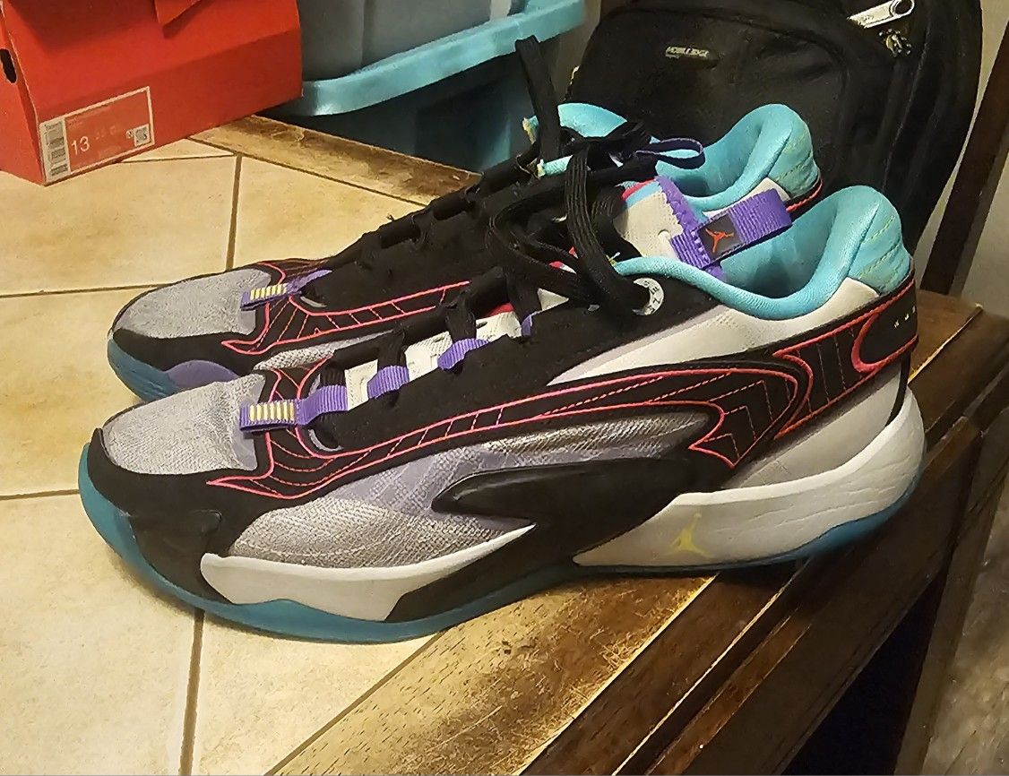 Luka Size 11 $30