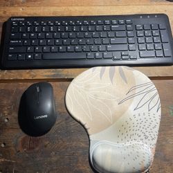 Lenovo 300 Wireless Combo Keyboard and Mouse  and Mouse Pad