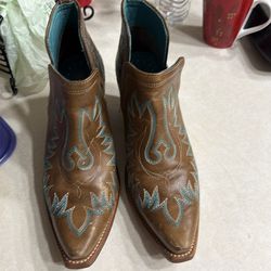 ariat size 9