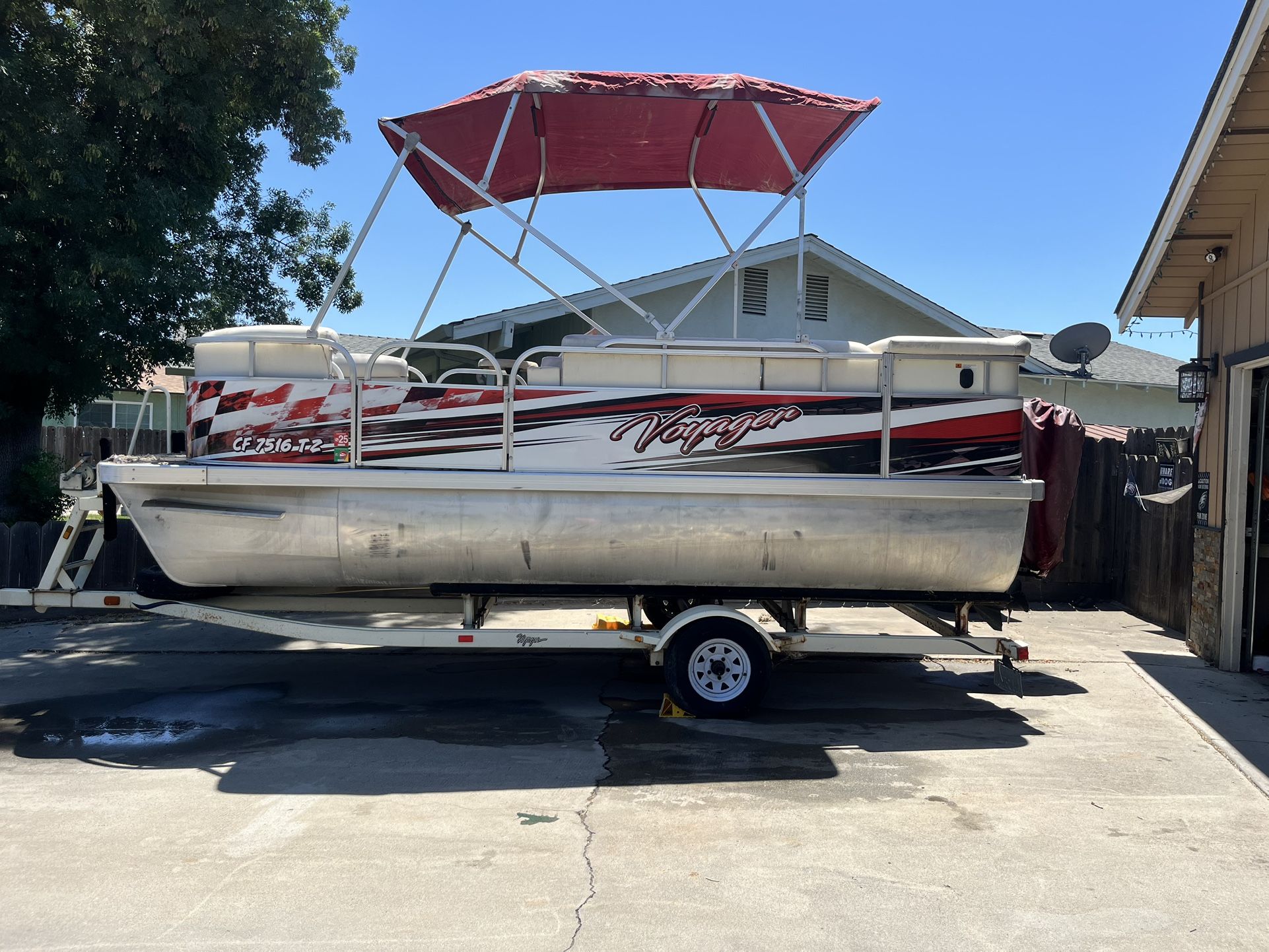 2006 Voyager pontoon