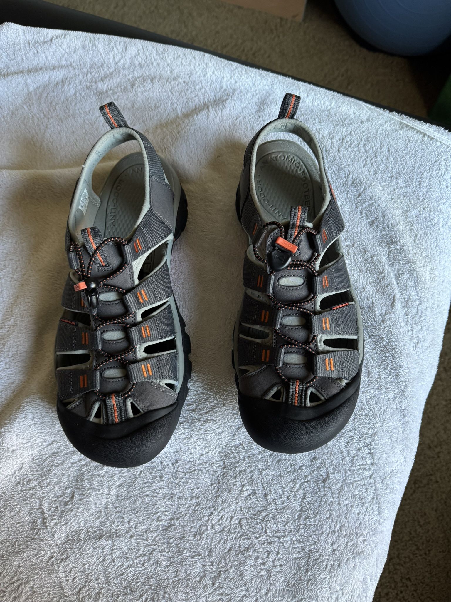 Men’s Keen Sandal ; Size 11,5  Regular 
