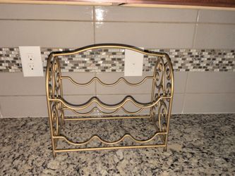 Countertop wine bottle holder