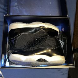 Air Jordans 11 Retro Space Jam (size 11) 
