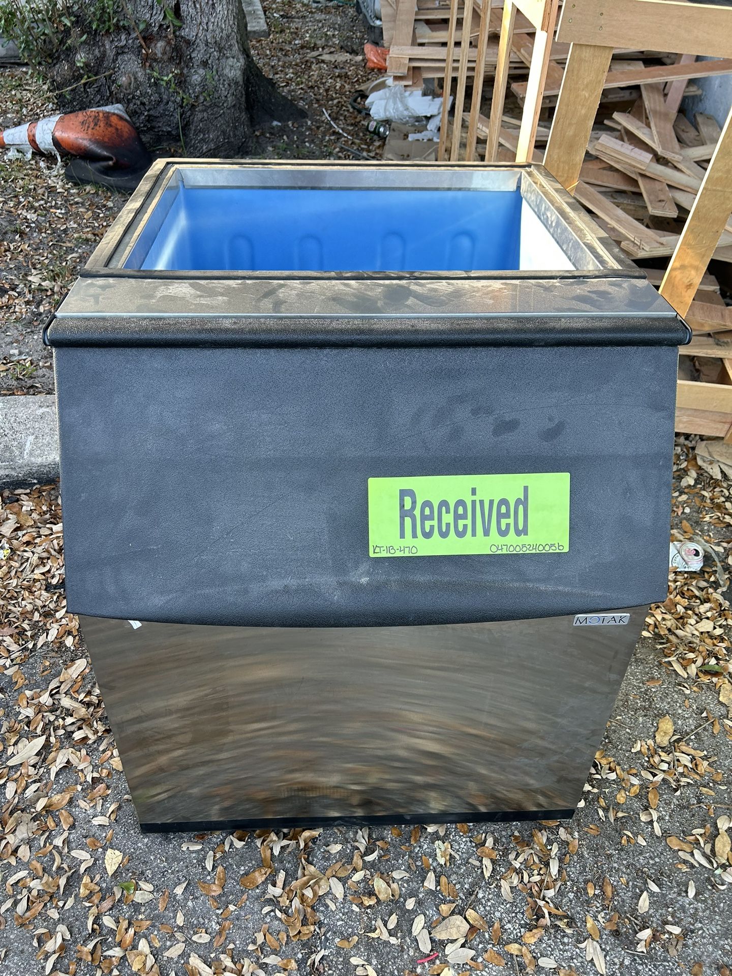 Ice Maker Bin 450 