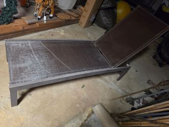 Outdoor Lounge Chairs (4 total)