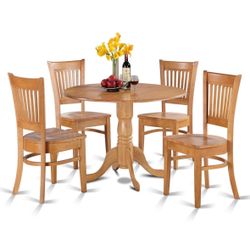 Drop Leaf Dinning Table With Four Chairs